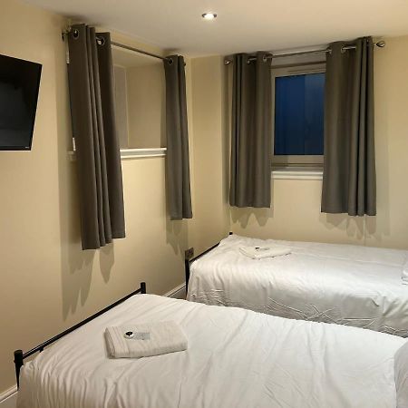 Twin Room With En-Suite Edinburgh Exterior photo