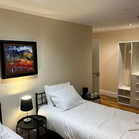 Twin Room With En-Suite Edinburgh Exterior photo